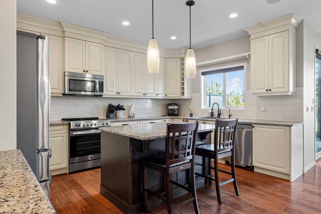 76 Auburn Glen Heights Se, Calgary, AB - Indoor Photo Showing Kitchen With Upgraded Kitchen