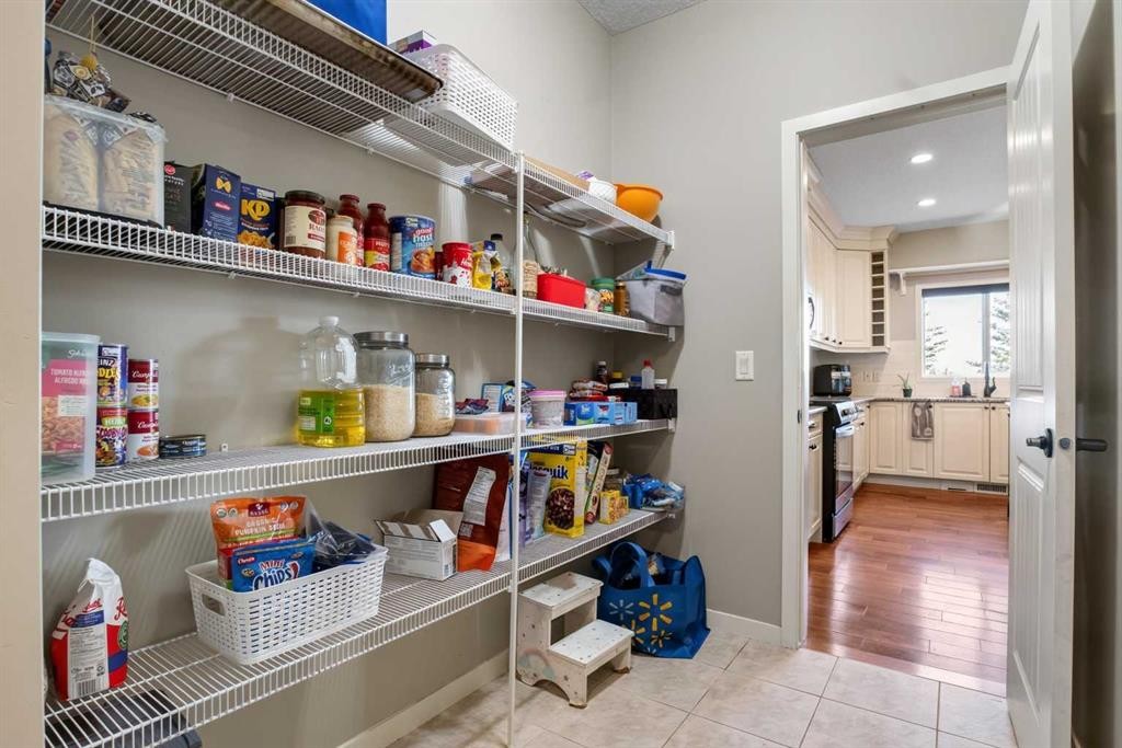 76 Auburn Glen Heights Se, Calgary, AB - Indoor With Storage
