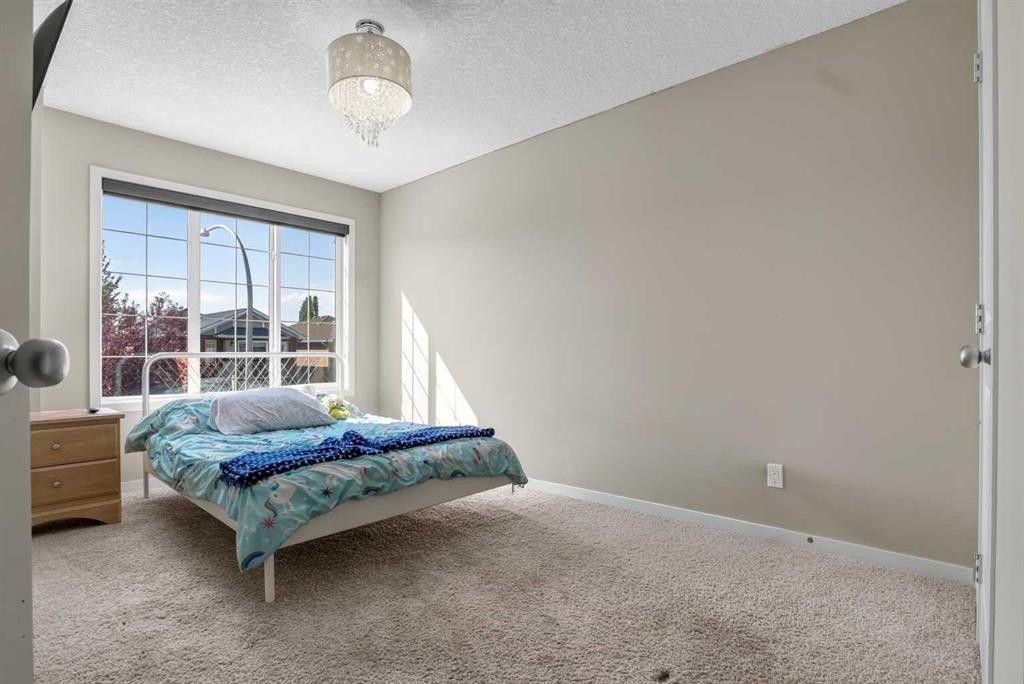 76 Auburn Glen Heights Se, Calgary, AB - Indoor Photo Showing Bedroom
