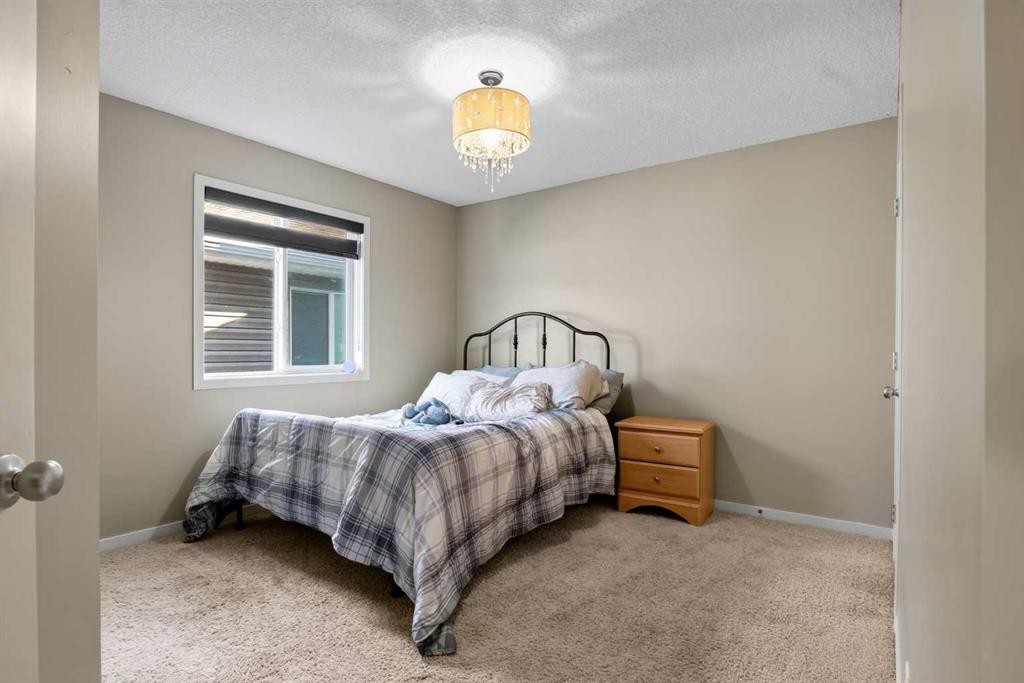 76 Auburn Glen Heights Se, Calgary, AB - Indoor Photo Showing Bedroom