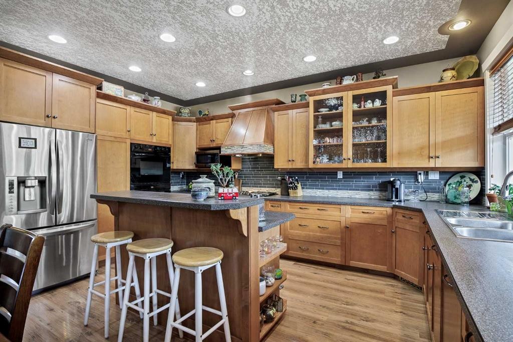 280166 Twp Rd 240, Chestermere, AB - Indoor Photo Showing Kitchen