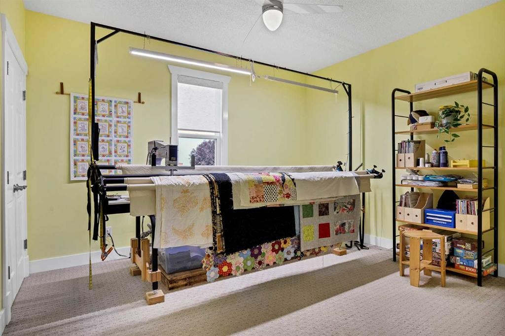 280166 Twp Rd 240, Chestermere, AB - Indoor Photo Showing Other Room
