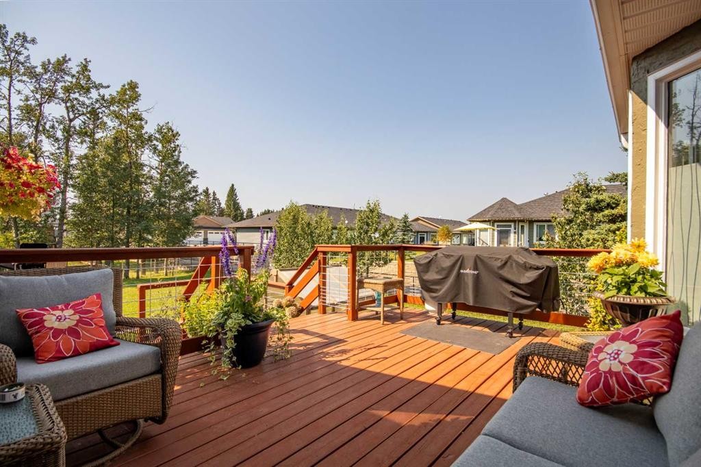 550 4 Avenue Sw, Sundre, AB - Outdoor With Deck Patio Veranda