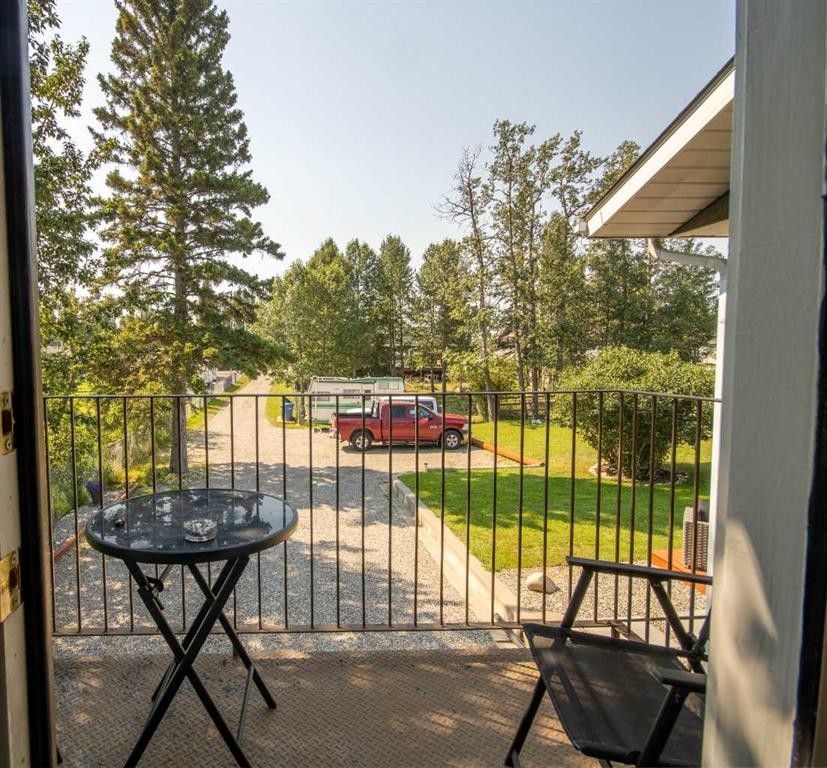 550 4 Avenue Sw, Sundre, AB - Outdoor With Deck Patio Veranda