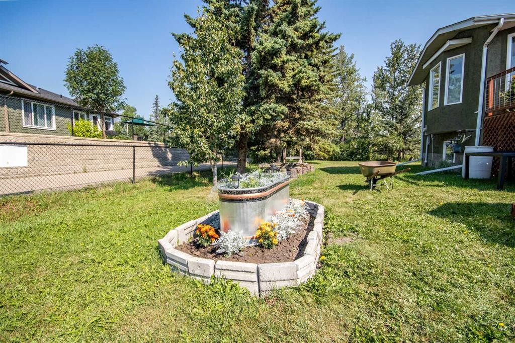 550 4 Avenue Sw, Sundre, AB - Outdoor