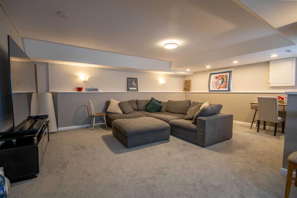 550 4 Avenue Sw, Sundre, AB - Indoor