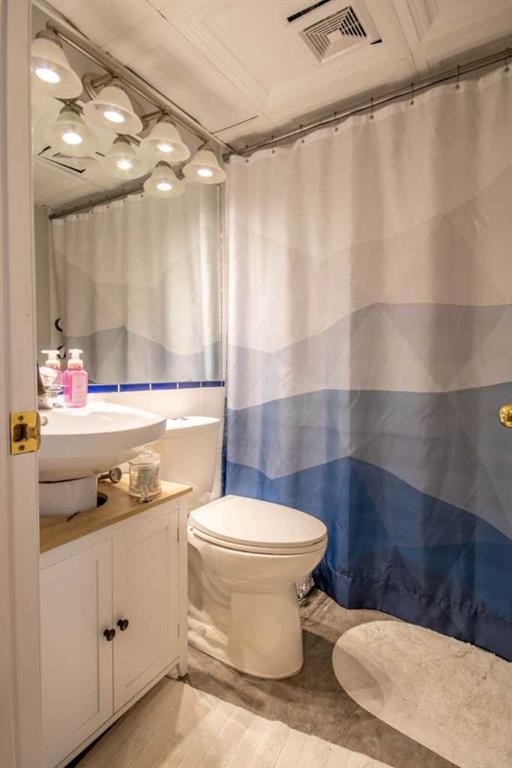 550 4 Avenue Sw, Sundre, AB - Indoor Photo Showing Bathroom