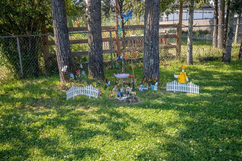 550 4 Avenue Sw, Sundre, AB - Outdoor