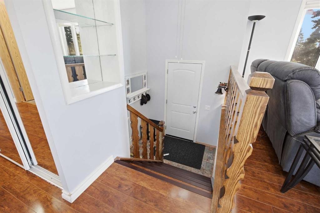 4 Arlington Bay Se, Calgary, AB - Indoor Photo Showing Other Room