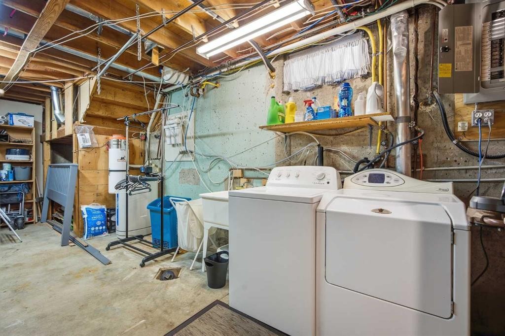 4 Arlington Bay Se, Calgary, AB - Indoor
