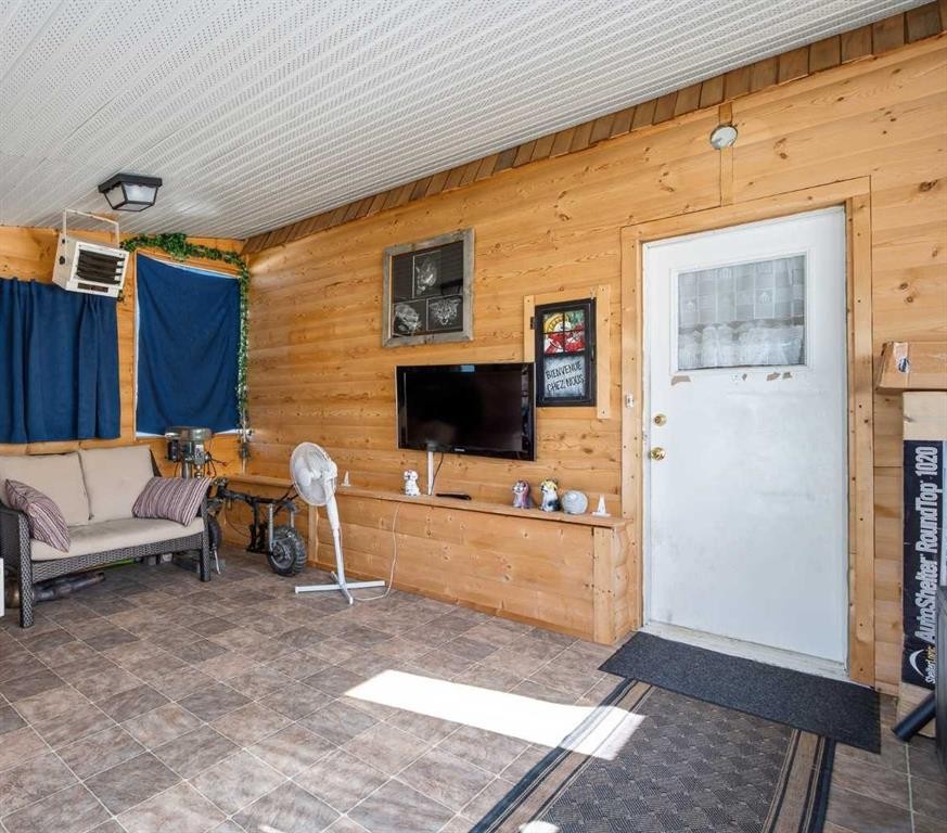 4 Arlington Bay Se, Calgary, AB - With Exterior
