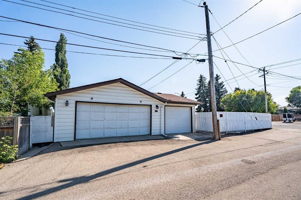 4 Arlington Bay Se, Calgary, AB - Outdoor