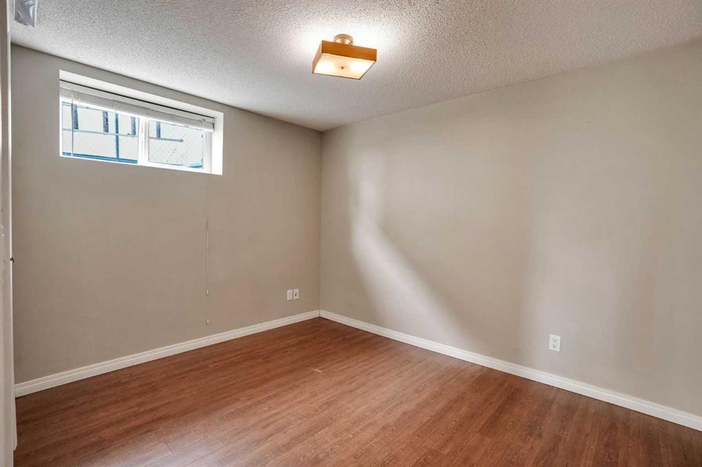 5748 Dalmead Crescent Nw, Calgary, AB - Indoor Photo Showing Other Room