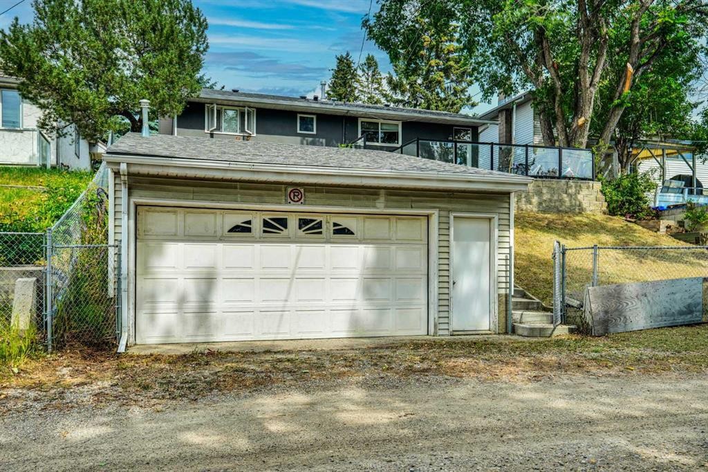 5748 Dalmead Crescent Nw, Calgary, AB - Outdoor