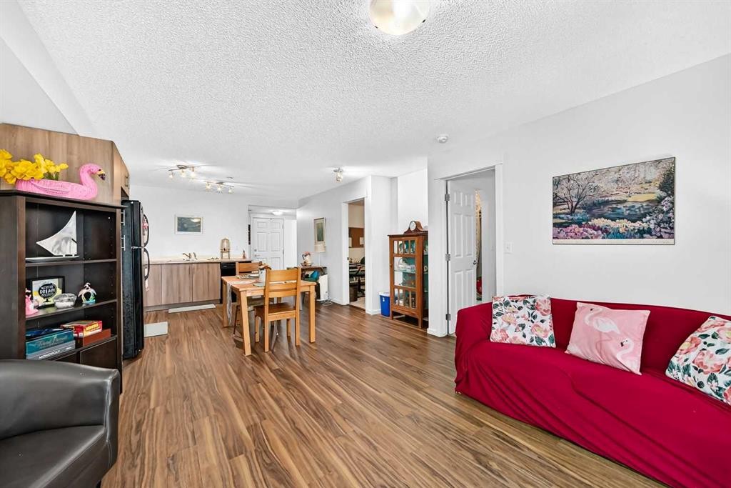 5102-755 Copperpond Boulevard Se, Calgary, AB - Indoor Photo Showing Other Room