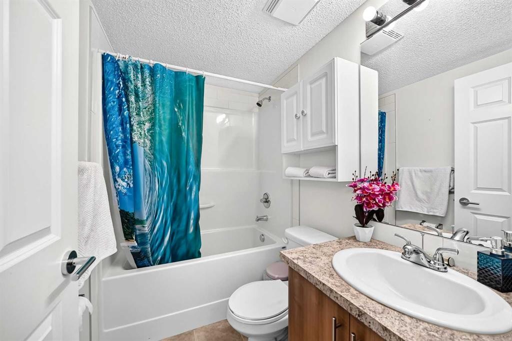 5102-755 Copperpond Boulevard Se, Calgary, AB - Indoor Photo Showing Bathroom
