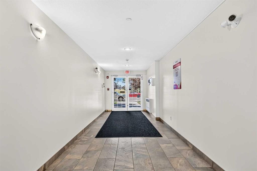 5102-755 Copperpond Boulevard Se, Calgary, AB - Indoor Photo Showing Other Room