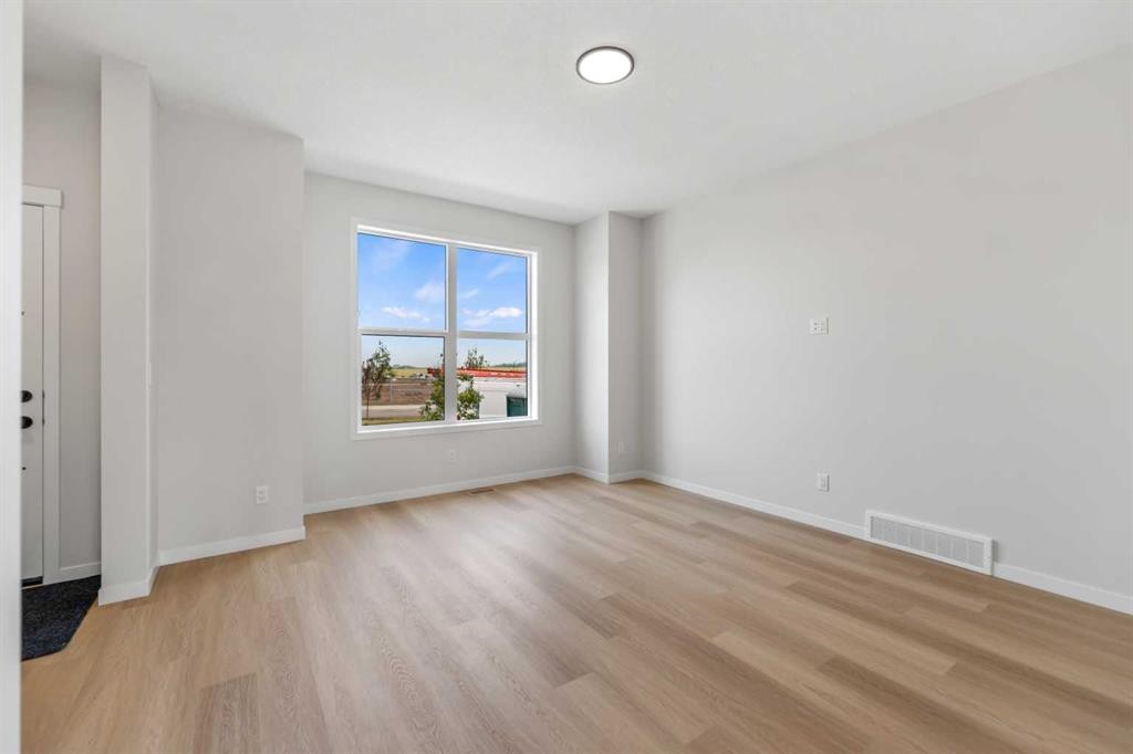 247 Lucas Gate Nw, Calgary, AB - Indoor Photo Showing Other Room