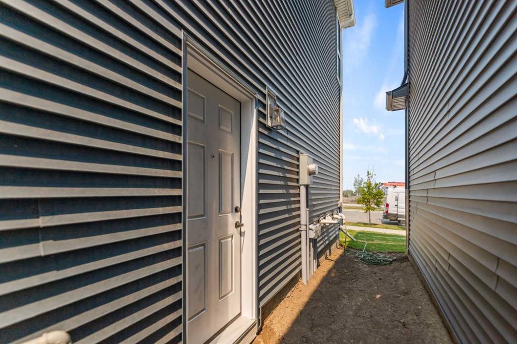 247 Lucas Gate Nw, Calgary, AB -
