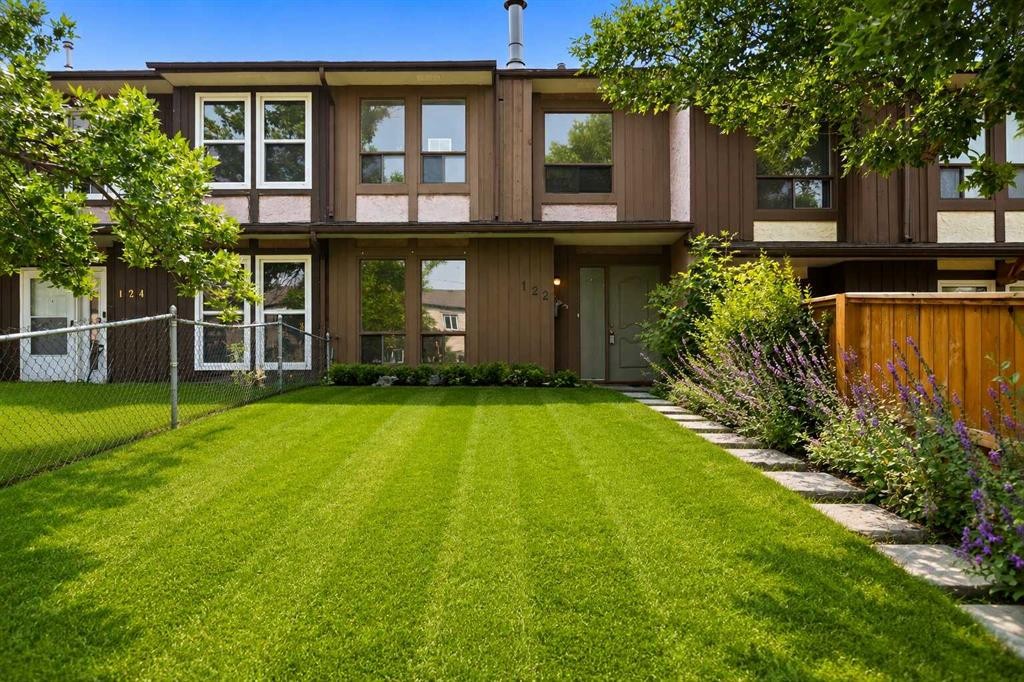 122 Berkley Way Nw, Calgary, AB - Outdoor