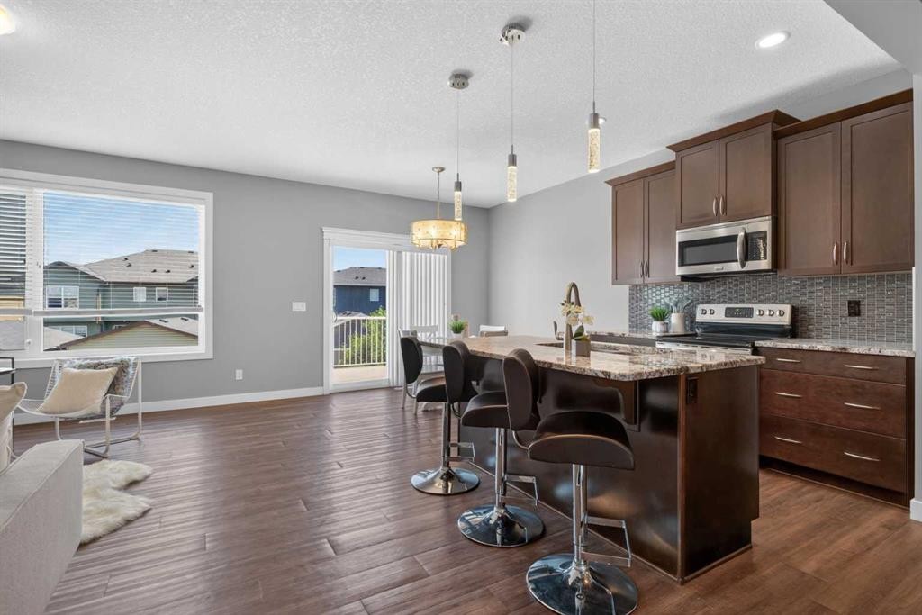 47 Evanscrest Way Nw, Calgary, AB - Indoor Photo Showing Kitchen With Upgraded Kitchen