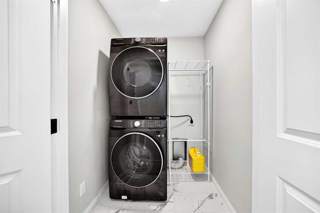 856 Midtown Drive Sw, Airdrie, AB - Indoor Photo Showing Laundry Room