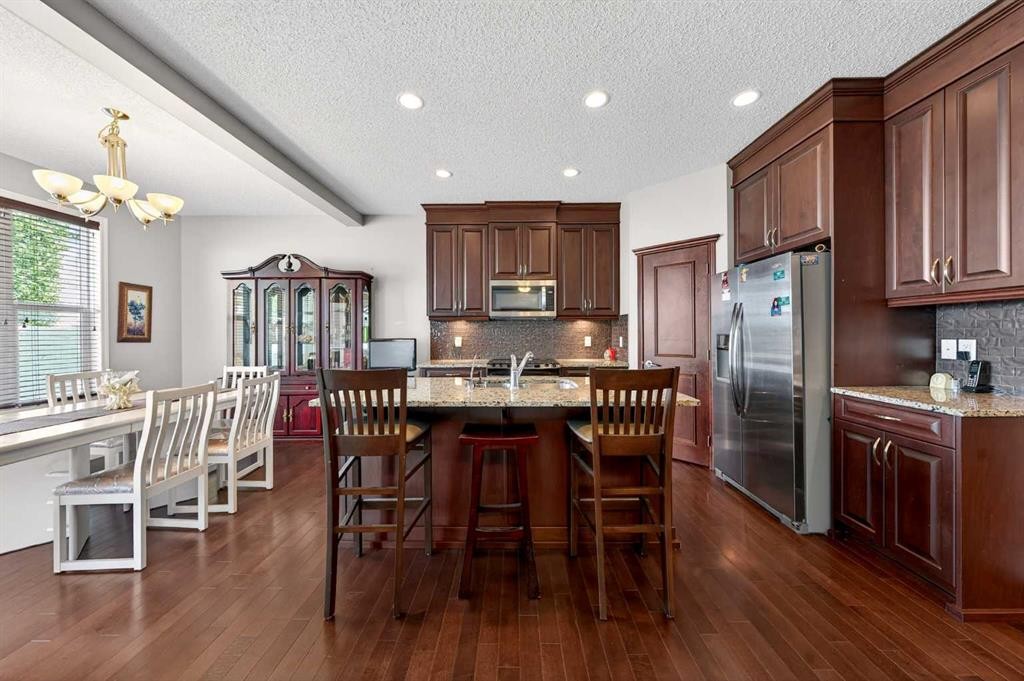 27 Panatella Row Nw, Calgary, AB - Indoor Photo Showing Other Room