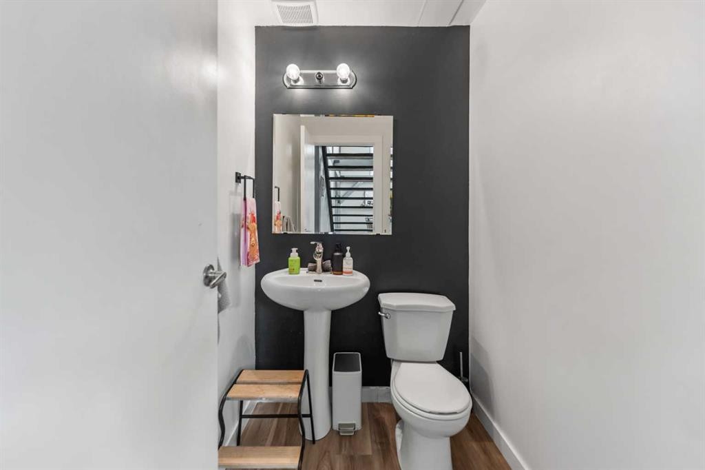 39 Chinook Crescent, Beiseker, AB - Indoor Photo Showing Bathroom