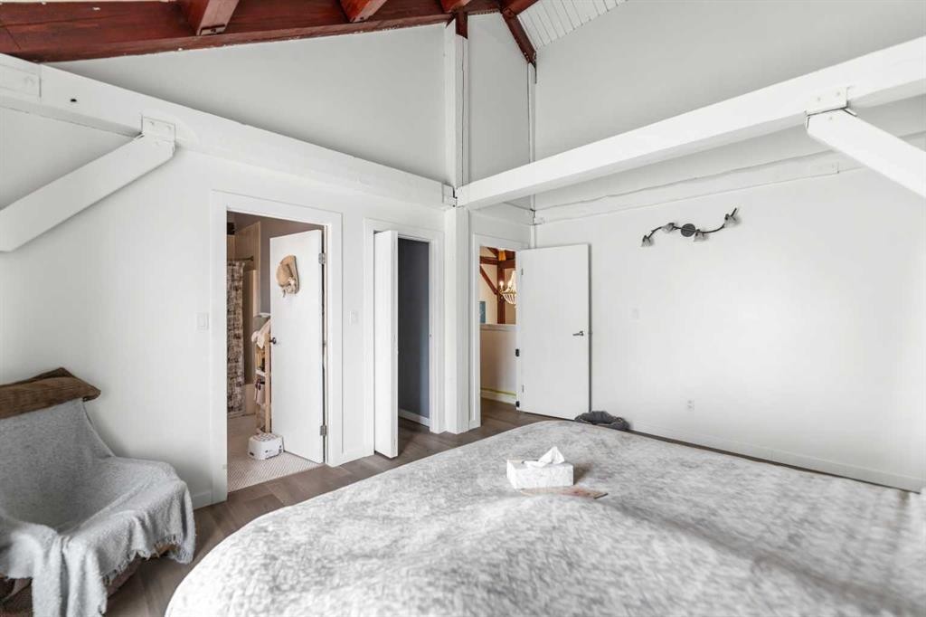 39 Chinook Crescent, Beiseker, AB - Indoor Photo Showing Bedroom