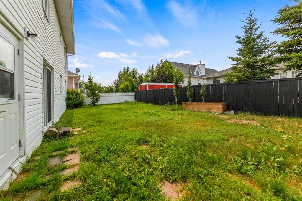 39 Chinook Crescent, Beiseker, AB - Outdoor