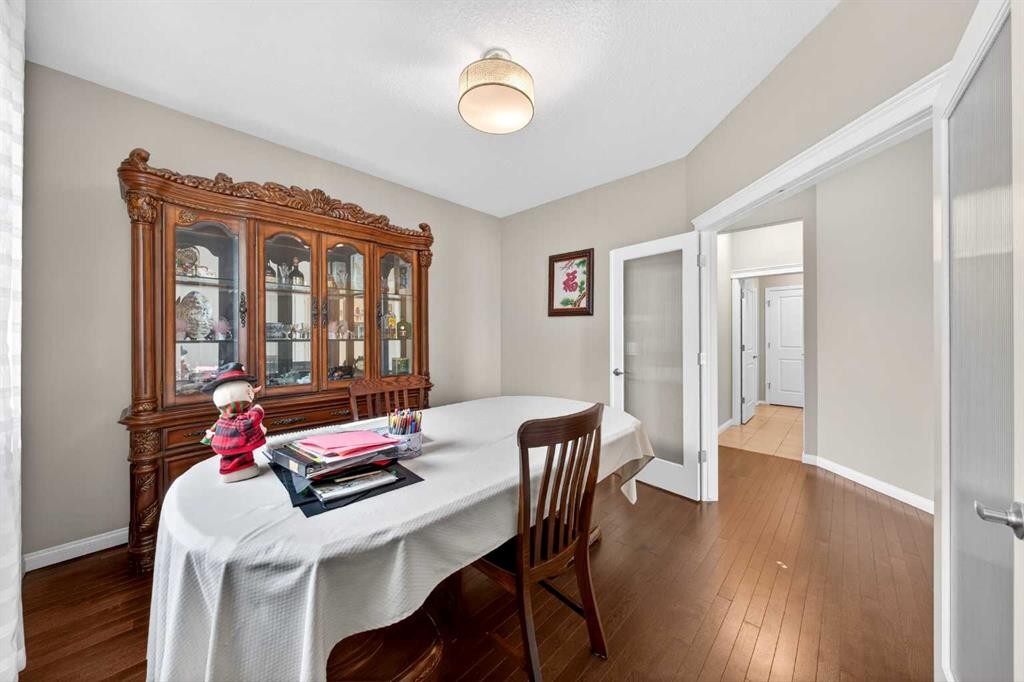 86 Nolanshire Crescent Nw, Calgary, AB - Indoor Photo Showing Dining Room