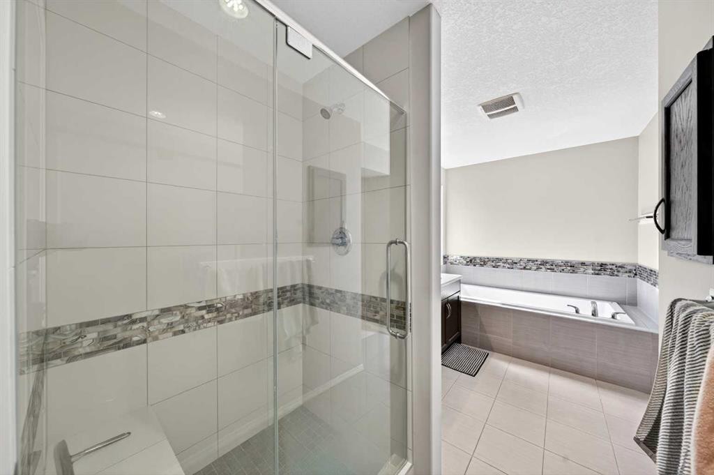 86 Nolanshire Crescent Nw, Calgary, AB - Indoor Photo Showing Bathroom