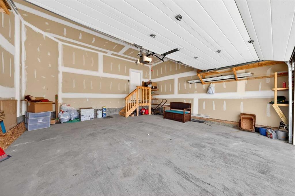 86 Nolanshire Crescent Nw, Calgary, AB - Indoor Photo Showing Garage