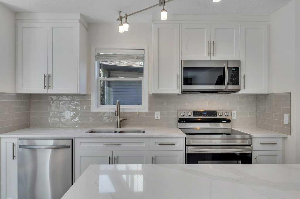 96 Valley Brook Circle Nw, Calgary, AB