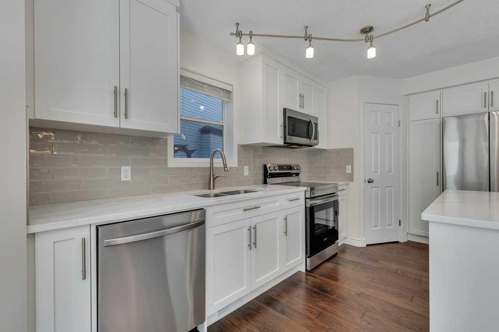 96 Valley Brook Circle Nw, Calgary, AB
