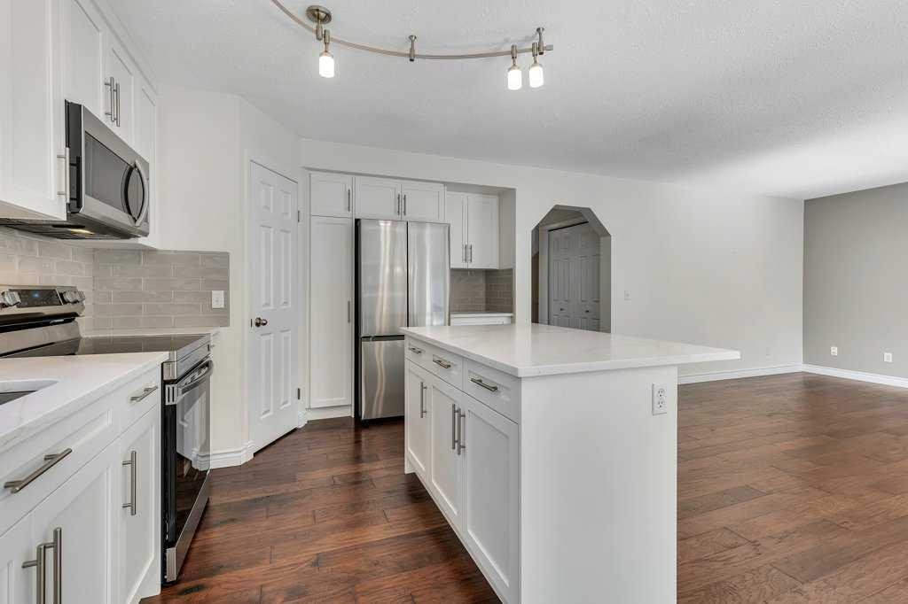 96 Valley Brook Circle Nw, Calgary, AB