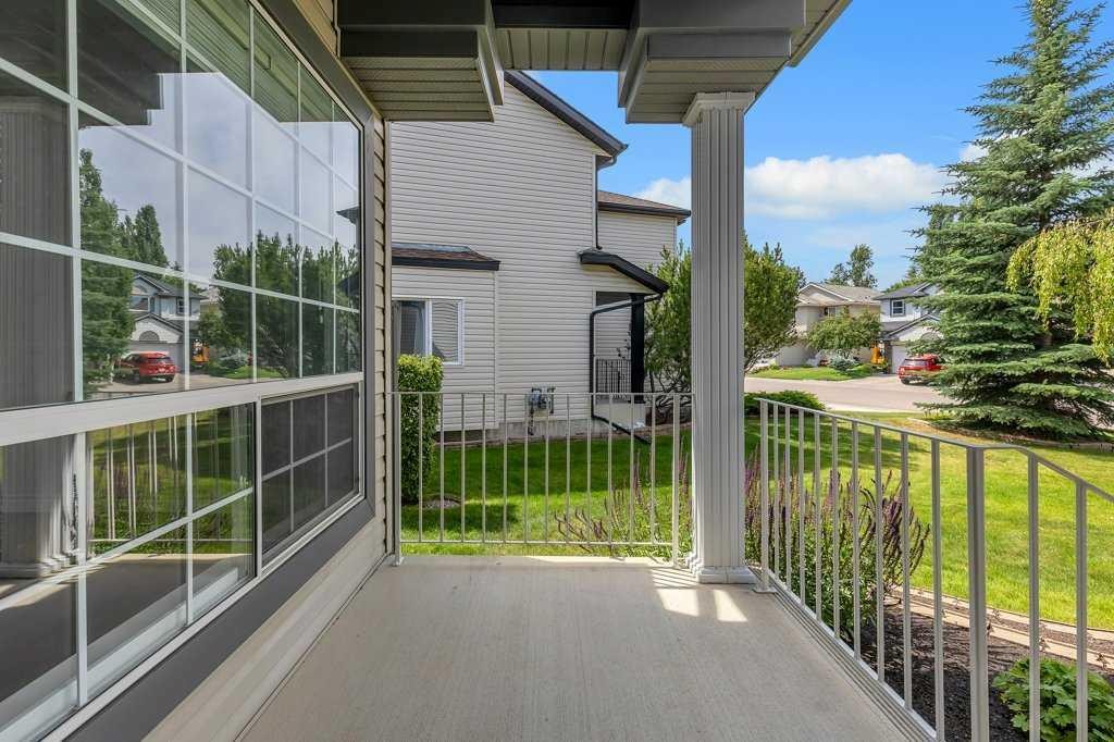 96 Valley Brook Circle Nw, Calgary, AB