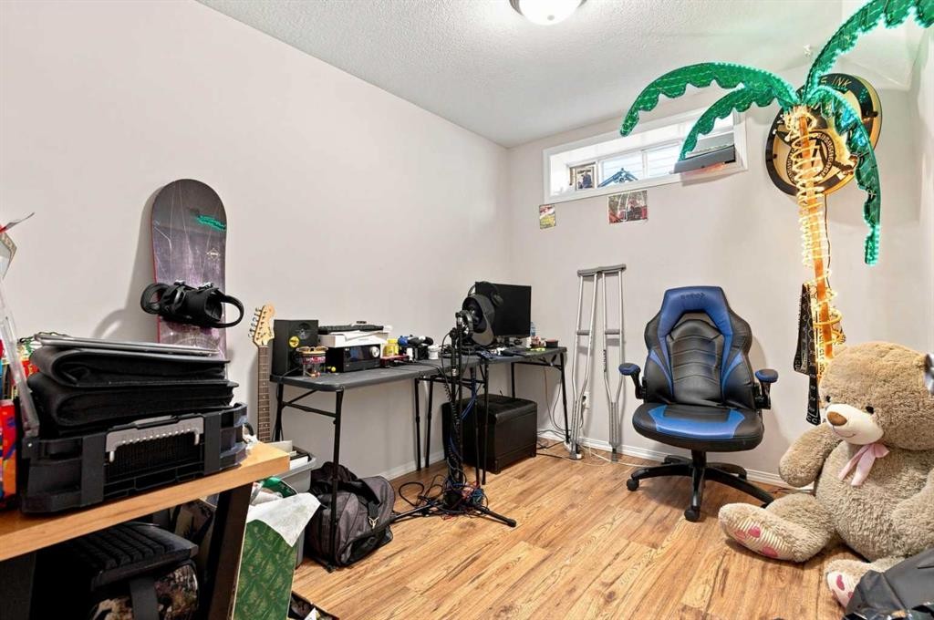 541 Citadel Meadow Bay Nw, Calgary, AB - Indoor Photo Showing Other Room