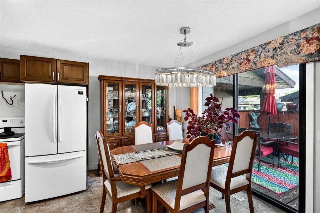 4726 44 Avenue Ne, Calgary, AB - Indoor