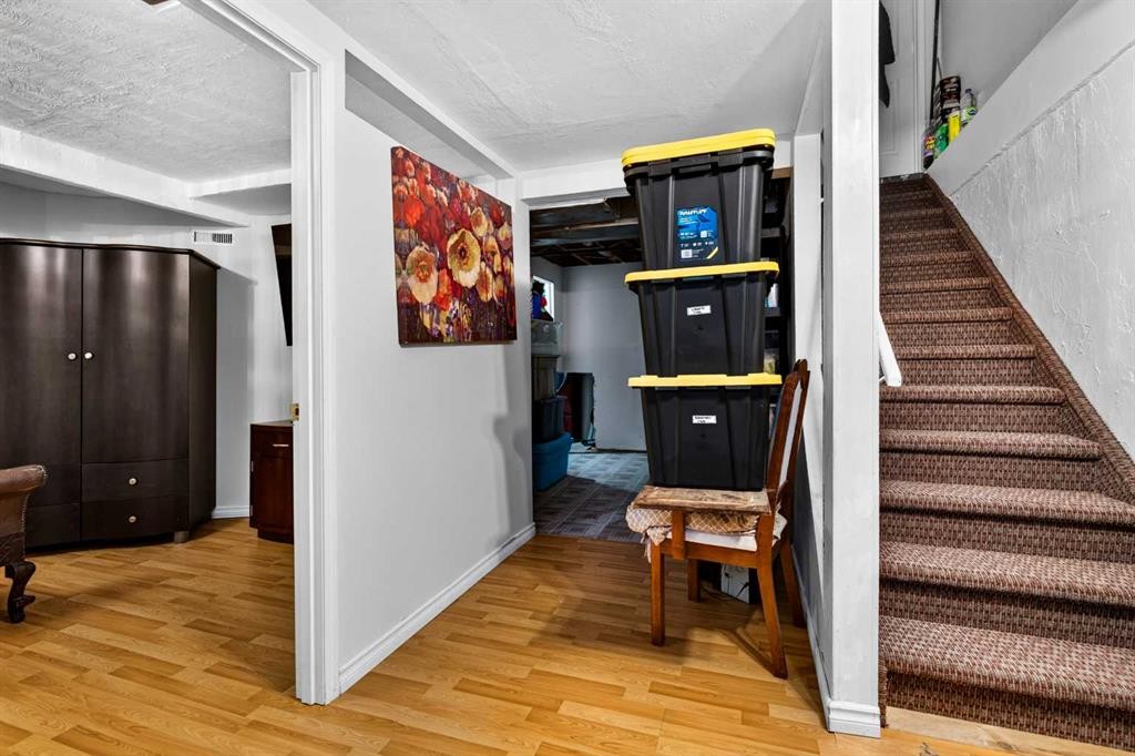 4726 44 Avenue Ne, Calgary, AB - Indoor Photo Showing Other Room