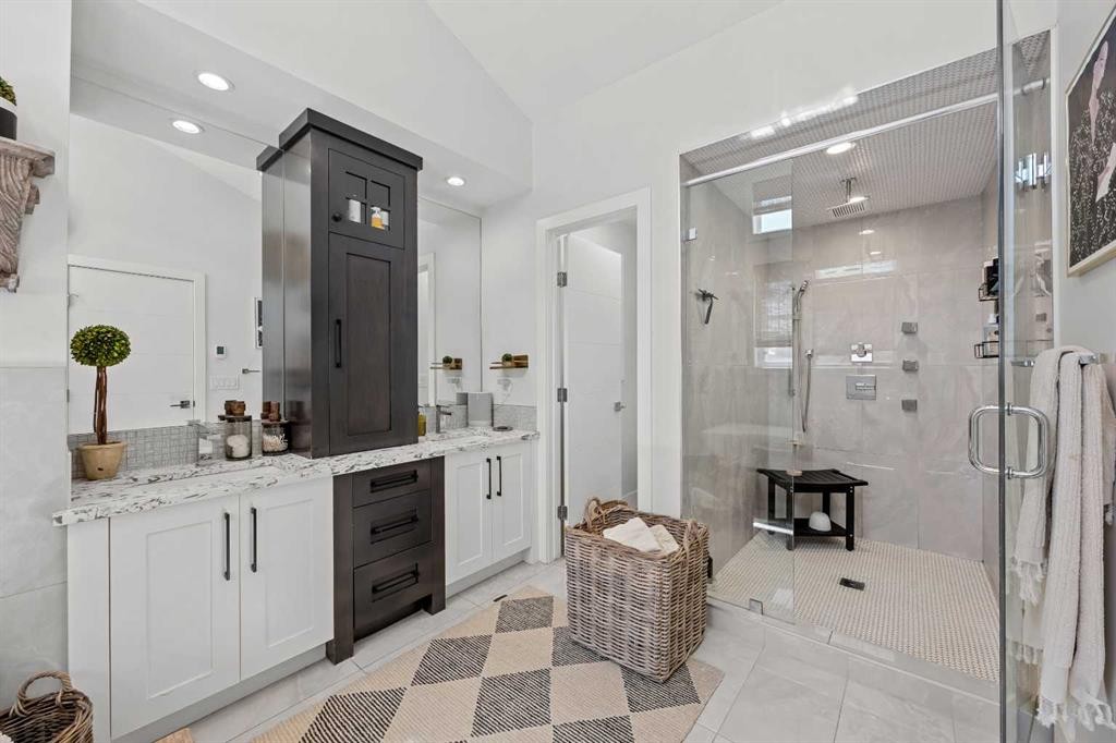 2012 49 Avenue Sw, Calgary, AB - Indoor Photo Showing Other Room
