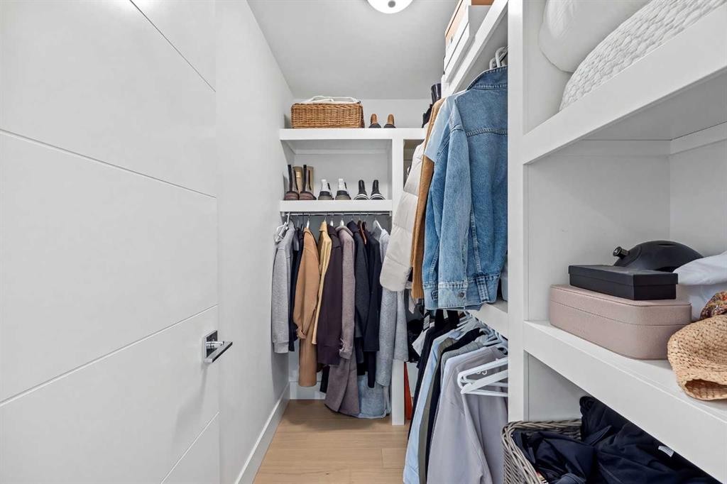 2012 49 Avenue Sw, Calgary, AB - Indoor With Storage