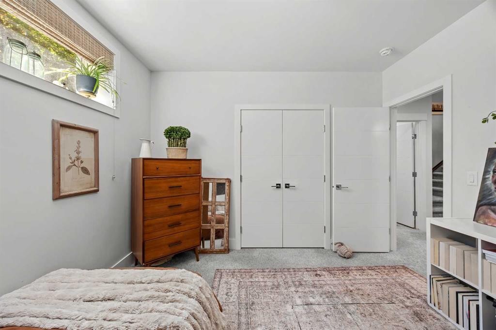 2012 49 Avenue Sw, Calgary, AB - Indoor Photo Showing Bedroom