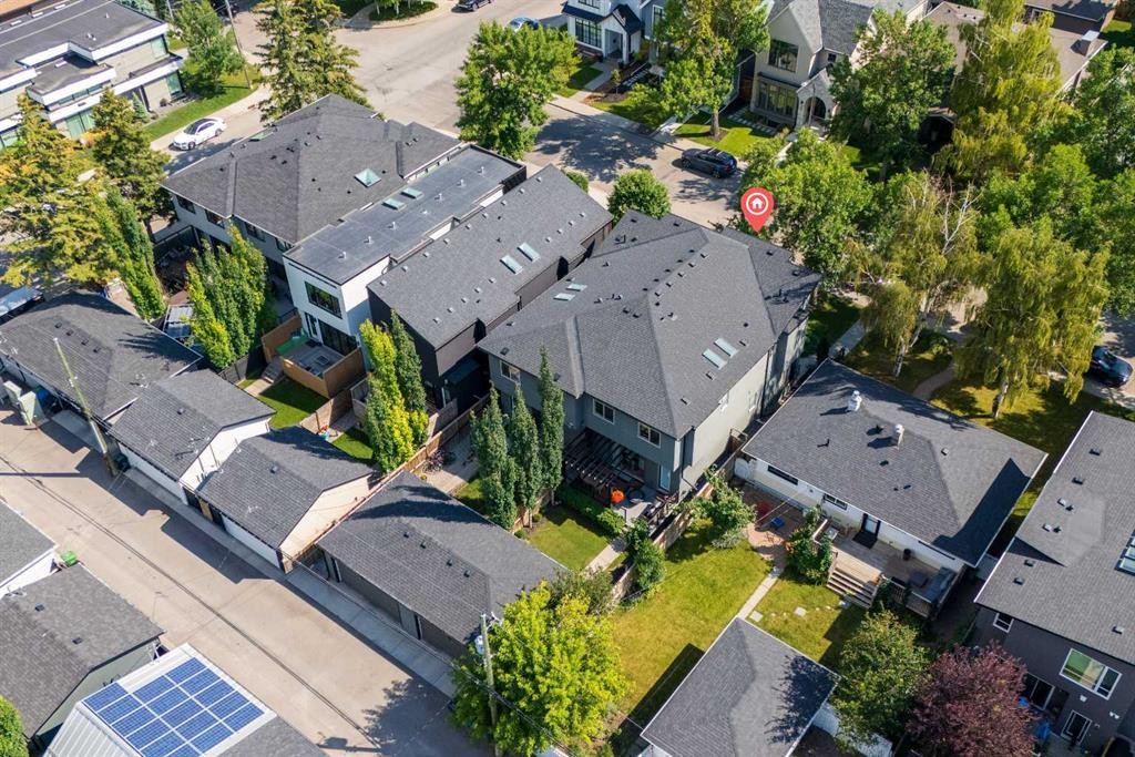 2012 49 Avenue Sw, Calgary, AB - Outdoor With View