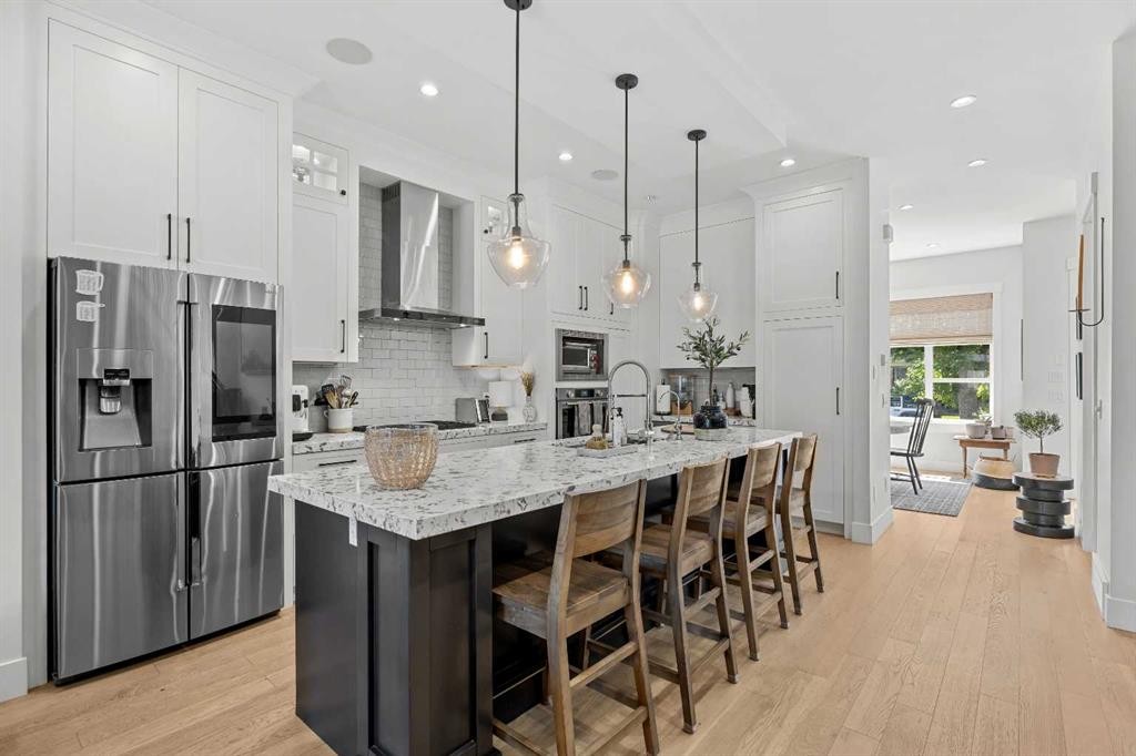2012 49 Avenue Sw, Calgary, AB - Indoor Photo Showing Kitchen With Upgraded Kitchen