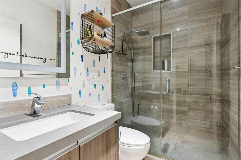 409-108 13 Avenue Ne, Calgary, AB - Indoor Photo Showing Bathroom