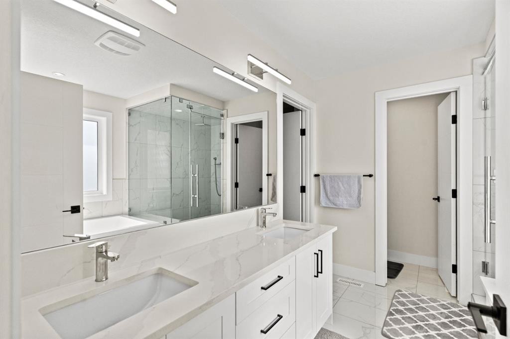 129 Marina Key, Chestermere, AB - Indoor Photo Showing Bathroom