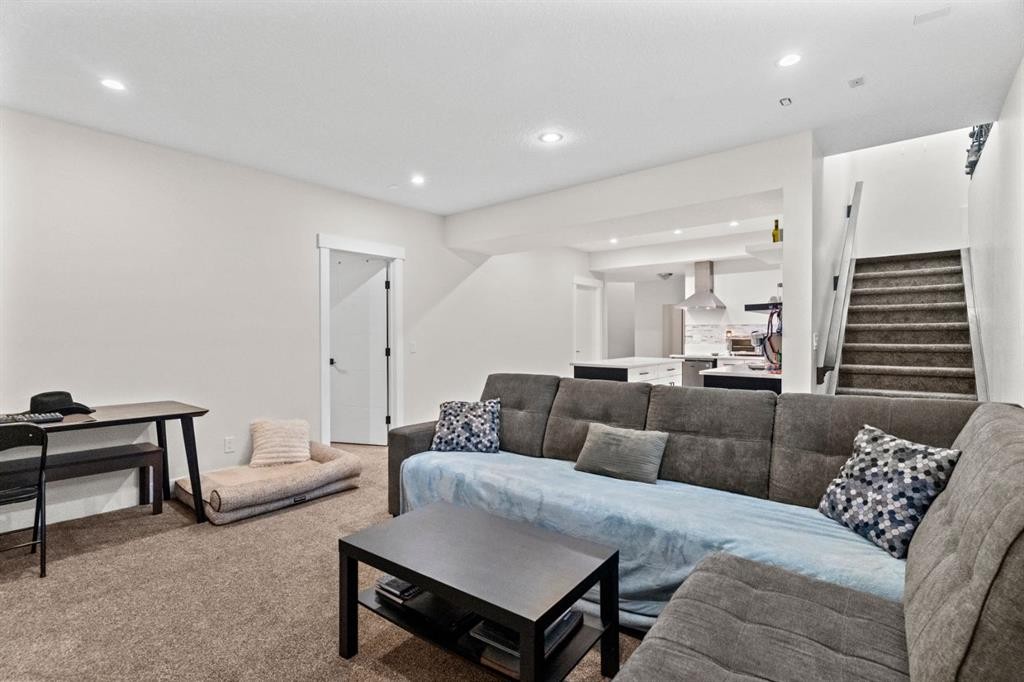 129 Marina Key, Chestermere, AB - Indoor Photo Showing Living Room