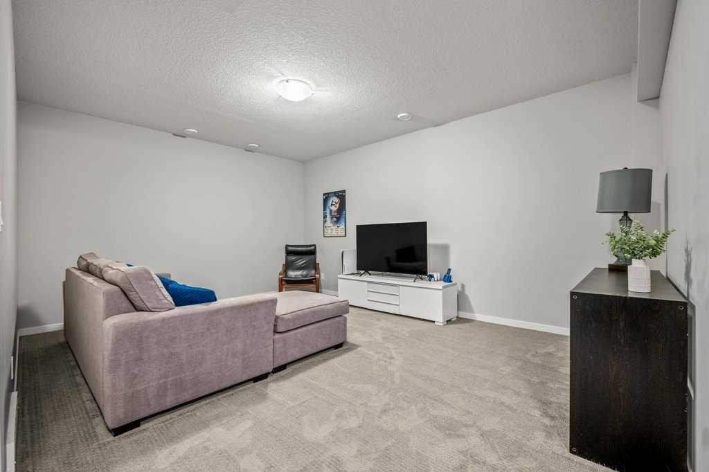 114 Crestbrook Way Sw, Calgary, AB - Indoor