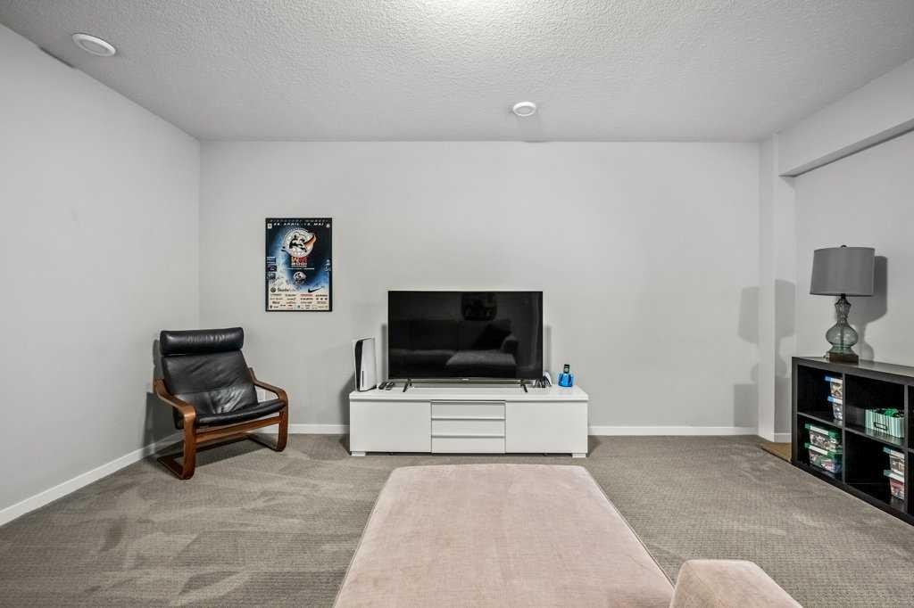 114 Crestbrook Way Sw, Calgary, AB - Indoor